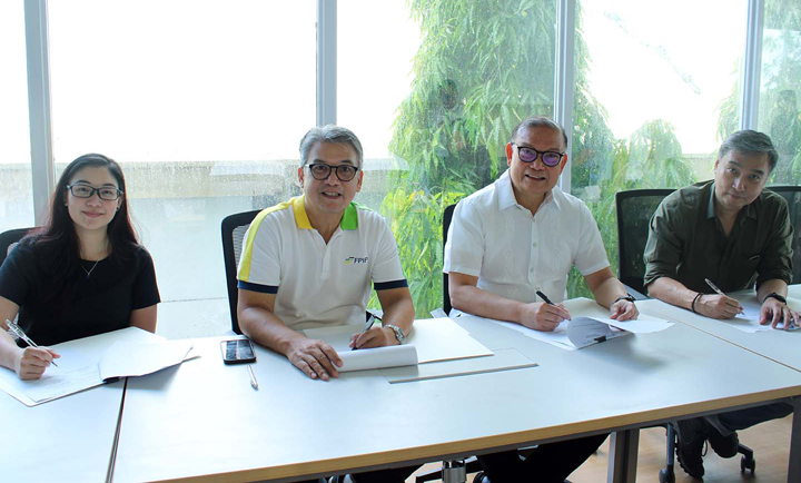 lopezlinkph's tweet image. FPIP, FIRST College launch P1-M scholarship program for marginalized Batangas students businessmirror.com.ph/2023/07/29/fpi…

#FPIP #FirstPhilippineIndustrialPark #FIRSTCollege #scholarship