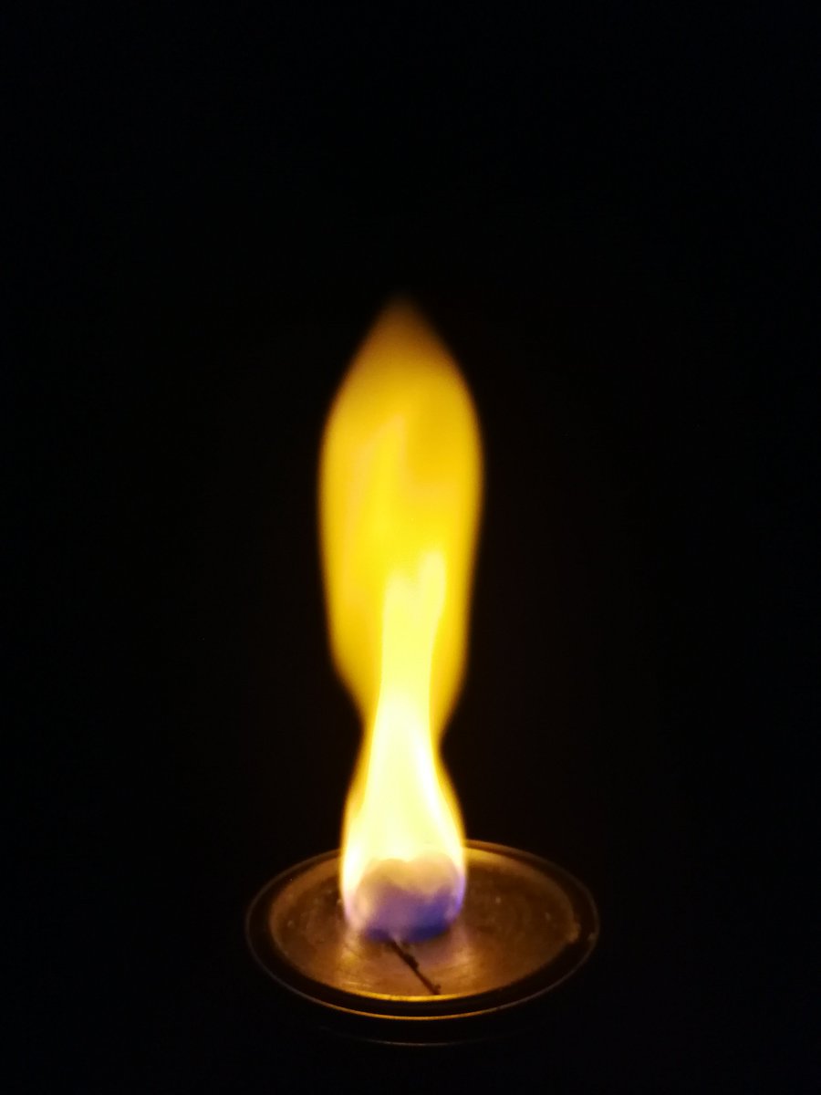 XcutN's tweet photo. la Tierra está poblada por usos de Dios y del Diablo, los usos de Dios son oxígeno agua animales, los usos del Diablo son fuego calor sangre, faltaba que a la cuenta llegaran las mentiras y se prevalecieran los malechores sobre la Tierra. https://t.co/brn92dz79c