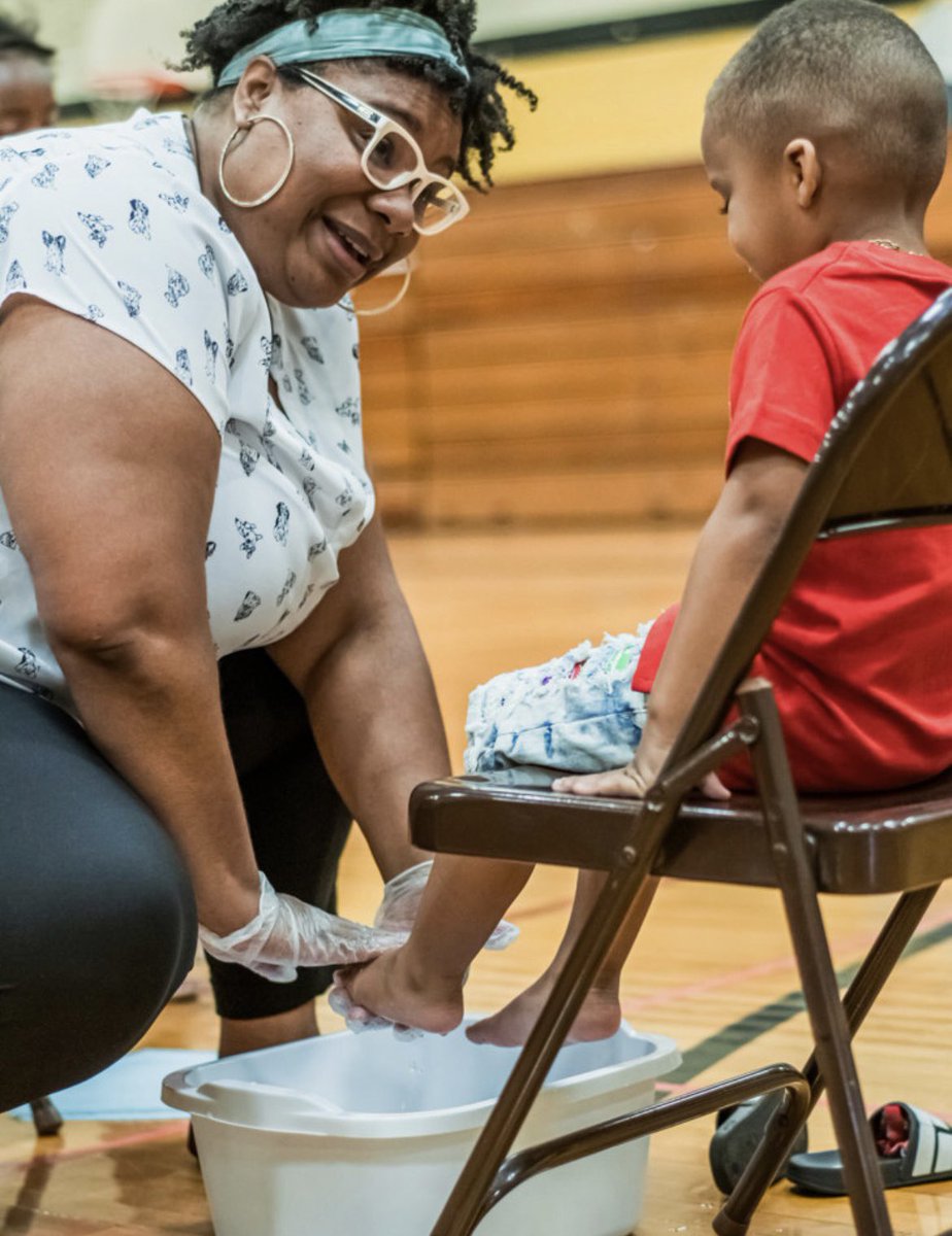 JSanders0816's tweet photo. A huge thank you to @Samaritans_Feet and Cultivate Church for donating 100 shoes to our families to get ready for the upcoming school year! So excited that we were help to help so many families at Boys &amp; Girls Clubs of York County https://t.co/yDLkOrriGj