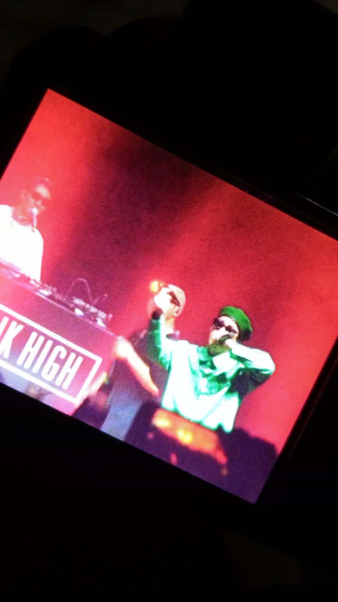 RedLineFanStore's tweet image. Graças a @npomvtt as Adms hoje conseguiram ir pq show do #EpikHigh no Vibra SP - Em breve fotinhos e vídeos na nossa galeria!!!