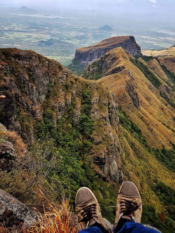 After all the hikes i have experienced  over the past years, this view remains the most breathtaking one i've encountered , and it happened 6 years ago. #kehelpathdoruwa #Knuckles #throwback #Hike #mountains
