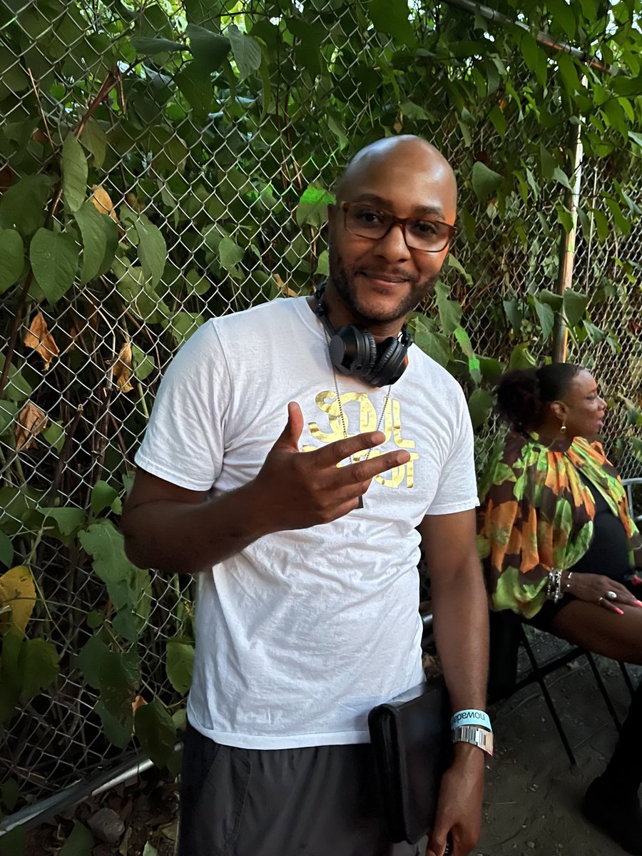 Detroit’s ⁦<a href="/Jon___Dixon/">Jon Dixon</a>⁩ following his 🔥 live set at Nowadays, his NYC solo debut where he played 🎹 over beats he’d created &amp; tracks he was simultaneously spinning. Truly 🤯, next-level stuff. instagram.com/p/CvoPR5gN0Df/…