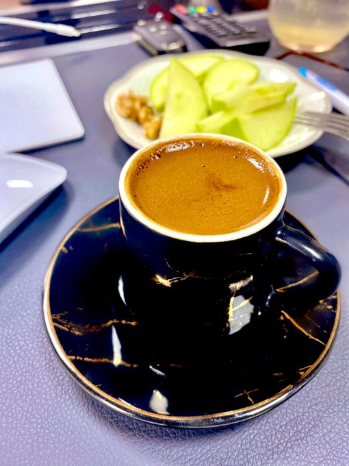 yasm1917's tweet photo. Bazılarına bir kadın yetmiyor
Ne beşi ne de onu
Bazılarına ise hayat yetmiyor
bir kadını doyasıya sevebilmek için🖤

günaydınnnnn🌹☕️🙏 https://t.co/14TTHVzJkG