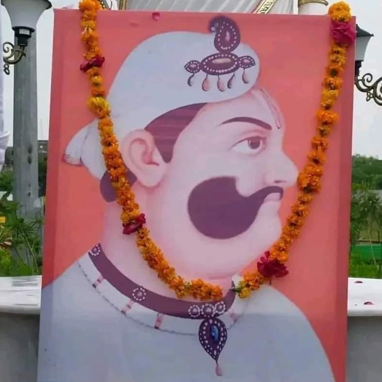 jat_devta's tweet photo. दिल्ली को घुटनों के बल लाने वाले, चित्तौड़गढ़ की किवाड़ को दिल्ली से उखाड़ कर लाने वाले, महान योद्धा महाराजा जवाहर सिंह जी को उनके बलिदान दिवस पर कोटि कोटि नमन🙏🏻🙏🏻
#जय_जाट_पुरख 
#maharajajawaharsinghjaat🚩 https://t.co/BniWYqsG9F