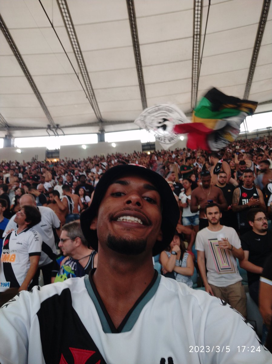 Paulocrvg7's tweet photo. O Vasco é pra quem acredita ❤️💢 https://t.co/MrrM88wCIO