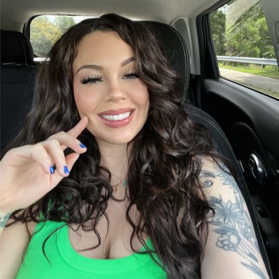 __LunaMarie's tweet photo. #NewProfilePic https://t.co/RhddQ9PTpK