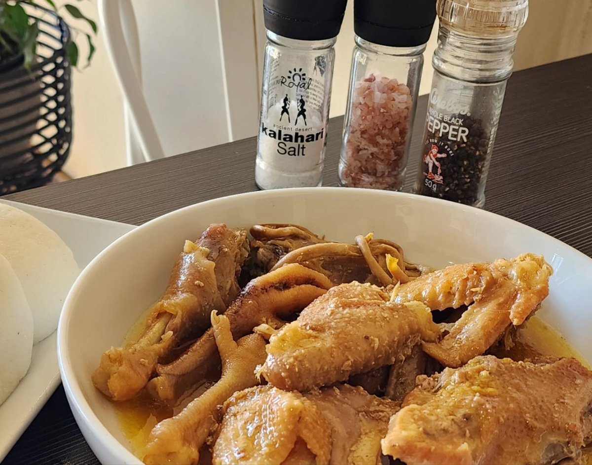 Exitangeni's tweet photo. Monday to Thursday Menu @Exitangeni  Cnr 1st &amp; 3rd Avenue 
Malboro, Alexandra,  

Hardbody Chicken 
Debobed OxHead 
Beef Tripe /Muhori

Trading Hrs 10h00 _ 19h30
Monday to Sunday https://t.co/kKuUGMV0IO