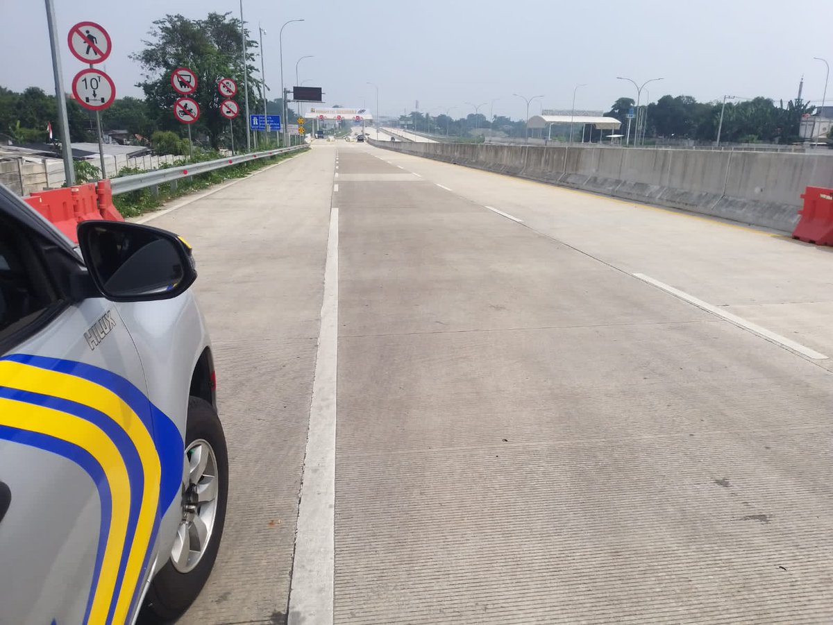 #TolCijagoDepok On ramp Kukusan3 sudah dibuka (11:00 WIB), dan akan ditutup kembali besok pagi (06:00 WIB) setiap harinya. Jaga jarak aman kendaraan anda, patuhi protokol perambuan yang ada, dan semoga selamat sampai tujuan. Terima kasih...
