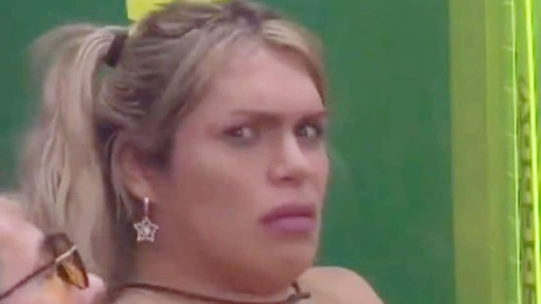 jozzafatherrera's tweet photo. Mi cara viendo cómo se saca los mocos Nikola. #LaCasaDeLosFamososMx https://t.co/svDk5movW1