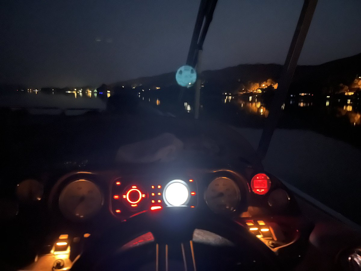 strassomatic's tweet photo. #Nightsky #nightrider #PasquaLake https://t.co/3c072OukiP