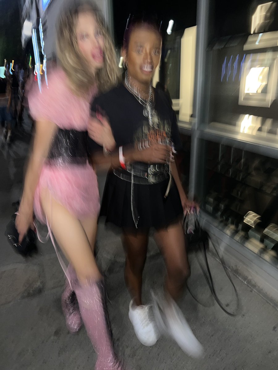 SClayz's tweet photo. Sam Blake and @itisthatkid paparazzi shoot https://t.co/HP5gcTzhWZ