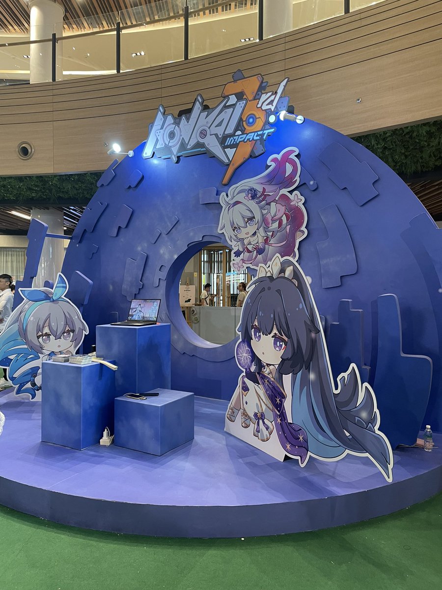 figur8's tweet photo. #hoyofest https://t.co/kyYUjDhyBp