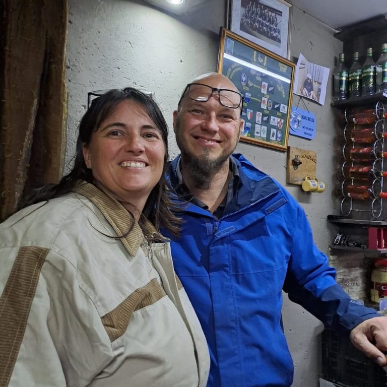 EndWokeness's tweet image. Another brutal farm murder in South Africa

2 gunmen murdered Duwayne Smith and shot his wife Ingrid while their daughters Jenica (10) and Elisma (8) watched

The attack occurred on Thursday night at Randridge farm in Randfontein. The killers left without taking anything.