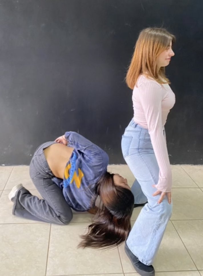 “amiga fíjate si me manche”
mi amiga: