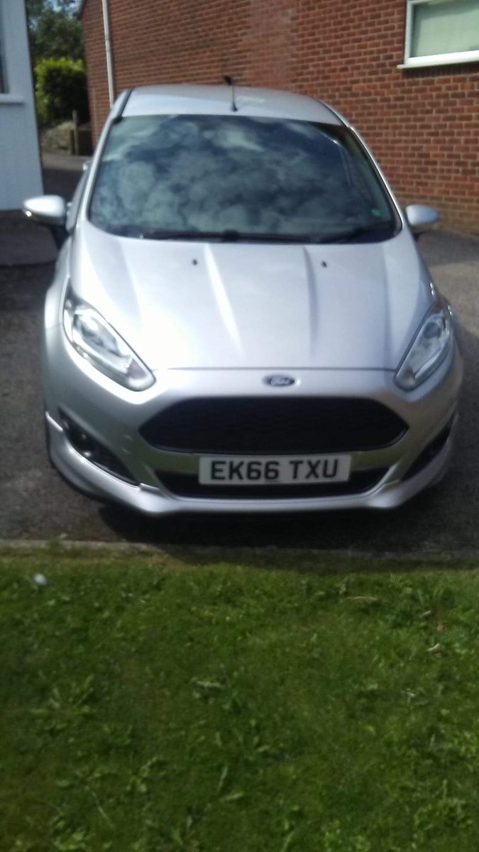 LufcTyke's tweet image. @DavidLofthouse had his Ford Fiesta stolen from Gelderd Road while at the game yesterday
Make it too hot to handle please #lufc family
Please retweet and get it found 
Leeds United