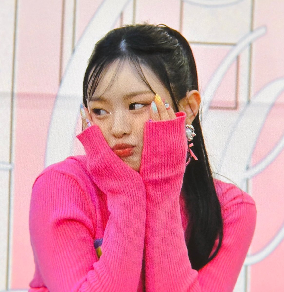 ﾟ⋆ day 1 

૮₍˶ •. • ⑅₎ა  – hello i'm rinn, im looking for interactive mootsies !! 

𖦹  – s. / her , minor 
𖦹 – new to #stantwt / #kpoptwt
𖦹 – eng / filo , any fandoms are welcomed !

♡ / ↻ – will be much appreciated !