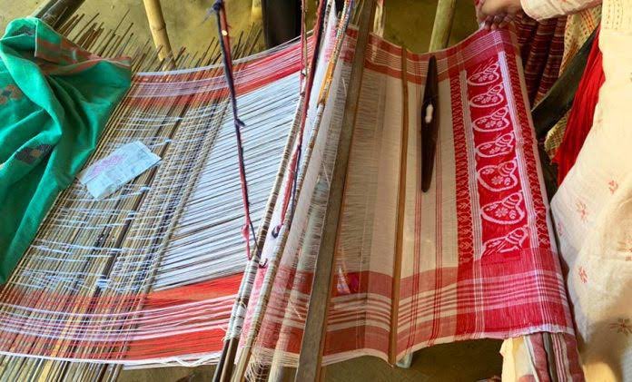 himantabiswa's tweet photo. During his khadi and swadeshi movement, Gandhi Ji remarked, 'Assamese women weave fairy tales in their clothes.'

This #NationalHandloomDay, let’s embrace the rich tapestry of tradition, with a special kudos to Assam's timeless handcrafted wonders. 

Muga, the golden silk found nowhere else, alongside paat and eri, weave tales of tradition and warmth. The legacy offers world markets rich textures, unique designs, and extraordinary elegance.

Let's honor the artisans who continue to weave Assam's magic into every handwoven masterpiece.