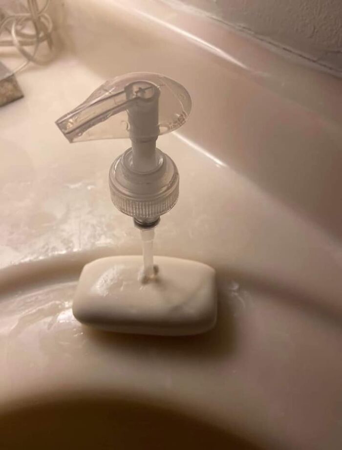JasonStiff's tweet photo. I need to pay closer attention when I buy the soap refills...
#soap #barsoap #liquidsoap #refill #soaprefill #payattention #attention #funny #humor https://t.co/VRXCnCFhYM