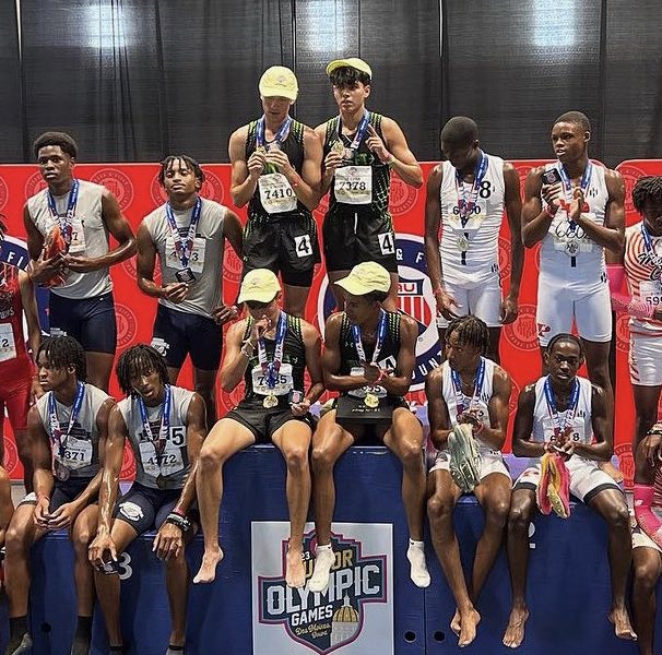 IlanDeLuna25's tweet photo. Competed at the AAU Nationals Junior Olympics in the 4x4 relay at Drake University. We got 1st place with the time of 3:15.5!!! @ChurchillXCTrac @AAUTrackNField @NCAATrackField @TexasTFXC @UTSATrackXC #SASwift #1inthenation https://t.co/C9WPZHsH55