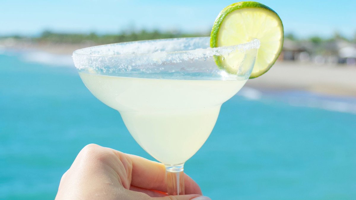 WhiskyoftheWeek's tweet photo. My Favourite Margarita Recipe #Margarita #CocktailMonday #Cocktails https://t.co/vNICVuLWwl https://t.co/NvNVYsXh8z