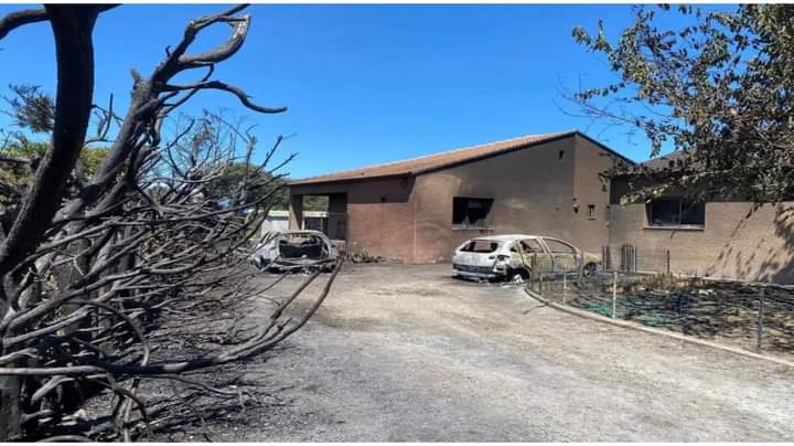 SpinghjifocuStc's tweet photo. Le stc souhaite un prompt rétablissement à Kevin, sapeur pompier à Bastia, brûlé en portant secours à ses enfants et à sa femme menacés par un incendie hier à Borgu. 
u STC porta u so sustegnu à i spinghjifochi chì lottanu ogni ghjornu per salvà l’omi , l’animali e i lochi. https://t.co/6OYtI08hlv