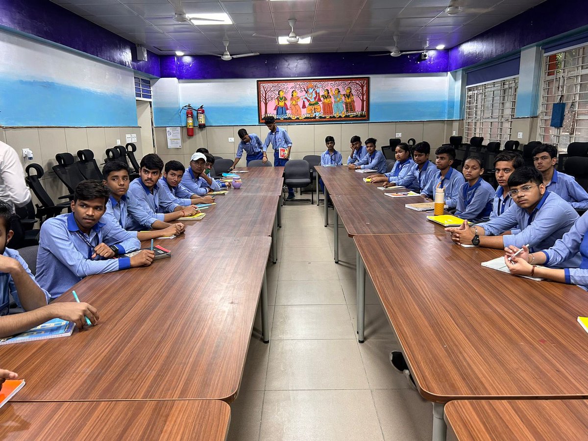 SvRohini's tweet photo. #Volunteer Indian Institute of Computer Science (IICS) PROVIDED A CAREER COUNSELLING SESSION ON "Career options in IT" FOR 50 Science students of class 12
@SvRohini  #northwestb 
HoS @awadhesh289
VP @bharti_kalra
V.I  @devikadrall
CRCC: Aarti 
DURCC: Pardeep Kumar
@drmanishadiet https://t.co/tN7ocMoJJL