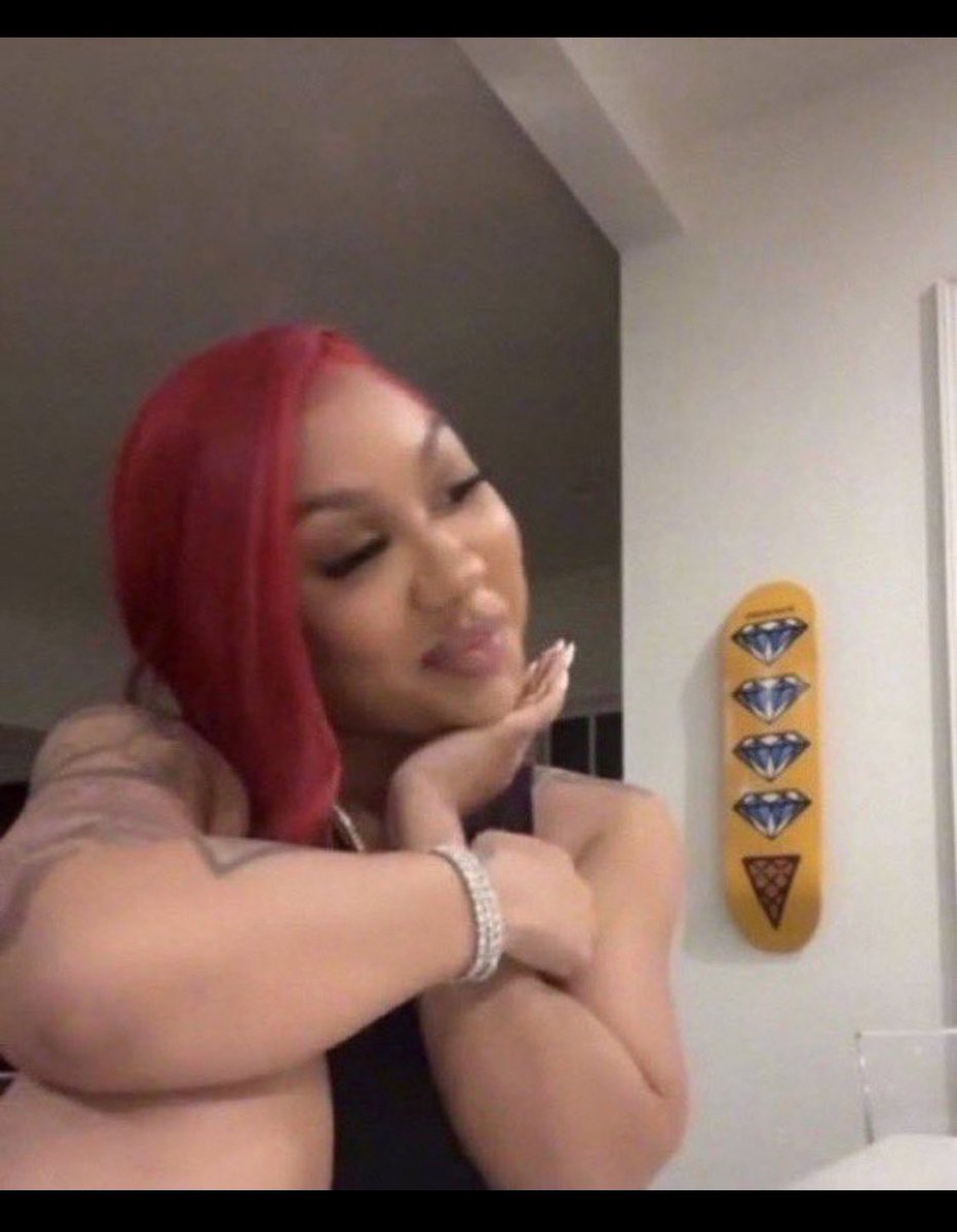SimplySallz's tweet photo. Me everytime I see another angle of the video of what happened in Montgomery, Alabama. 😂 https://t.co/7vLzdaU0Lw