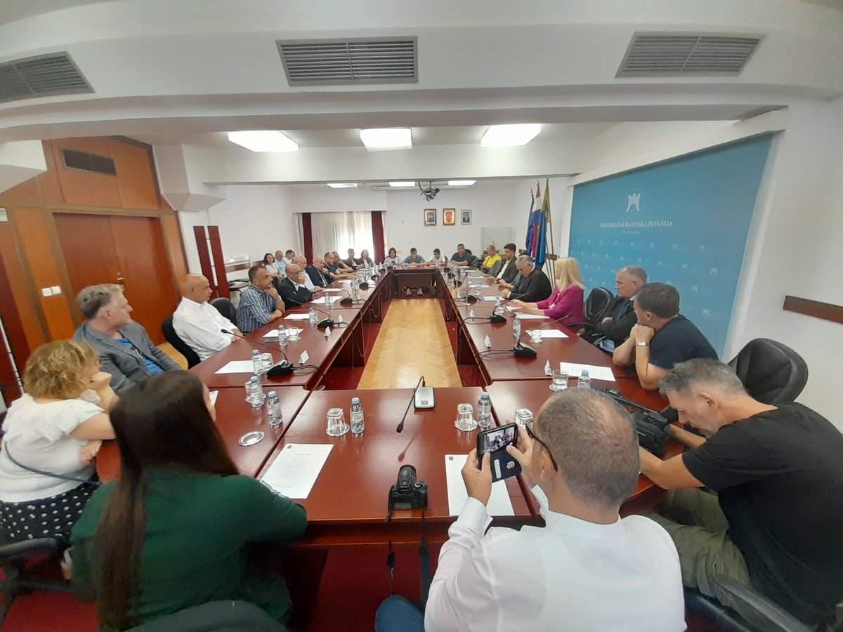 U Splitsko-dalmatinskoj županiji prijam za izaslanstvo grada Oristana na Sardiniji u Italiji, gdje se trči tadicijska viteška igra Sartiglia, koji su bili gosti 308. Sinjske alke