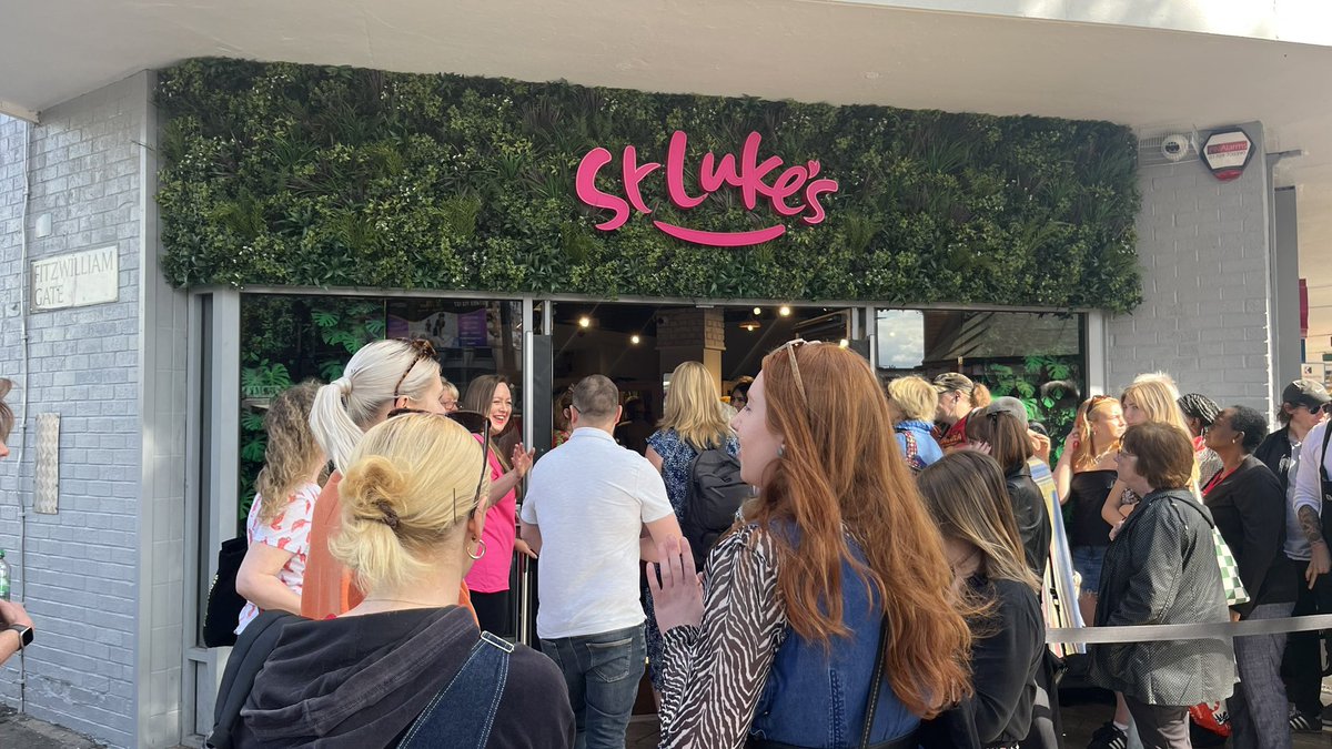 Amanda Holmes 💙 tweet media