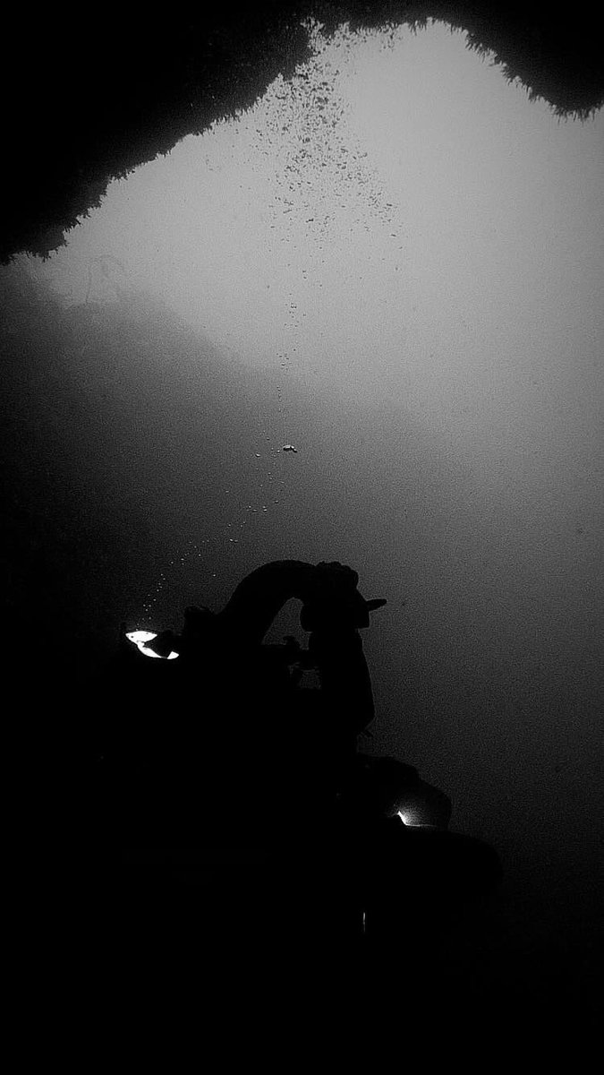 Diving of Clare coast, in between bad weather #underwatercameraoperator