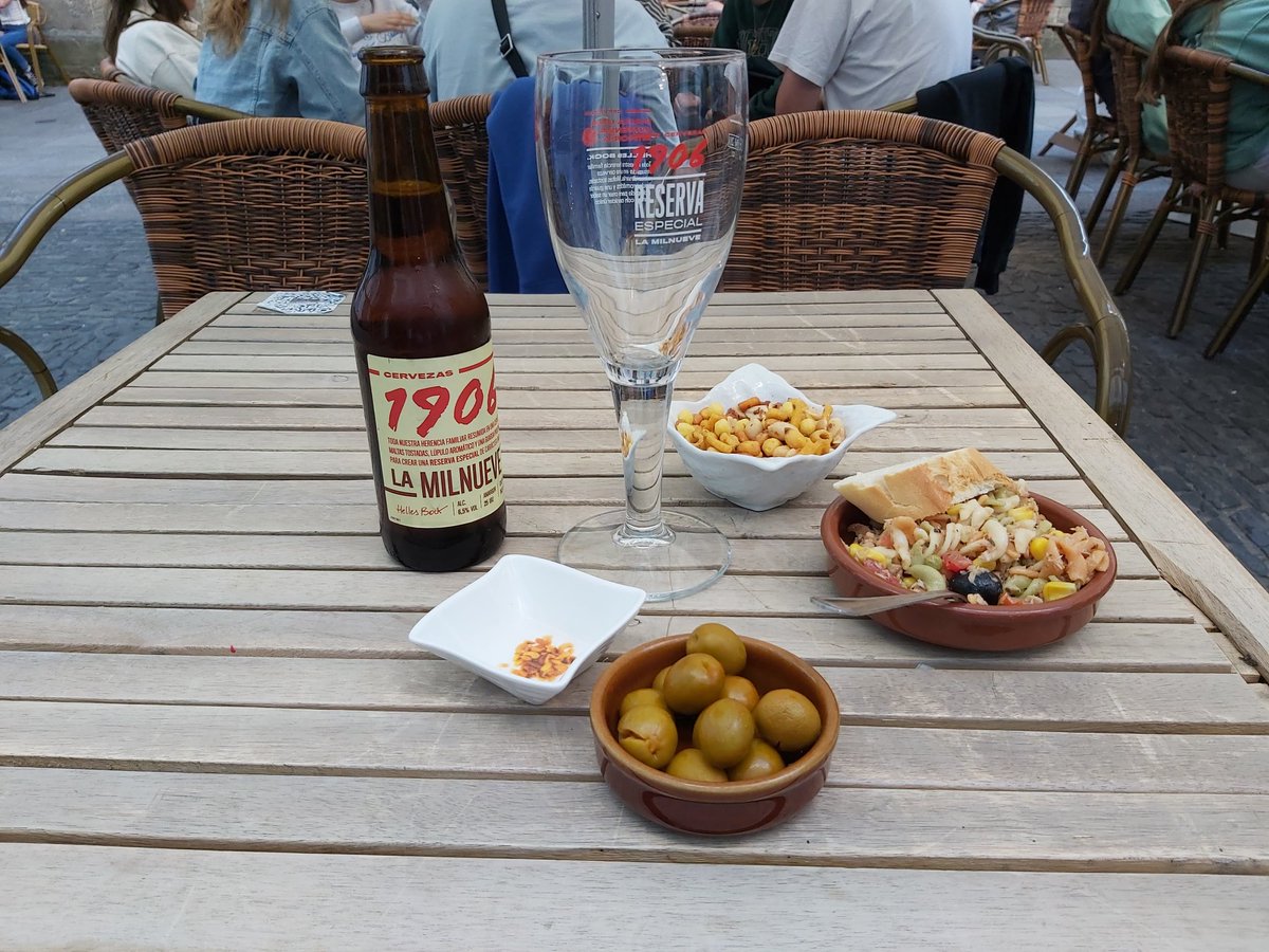 EvaGriffith19's tweet photo. Here in #Galicia having a good time. My one and only beer during a free concert in #Santiago #Spain. Preceded by a brass band session round the corner, this was accompanied by some great #Jazz, played underneath a beautiful bas relief. Well why not? #pilgrims #beer #Iamcareful https://t.co/FHog1oGm7J