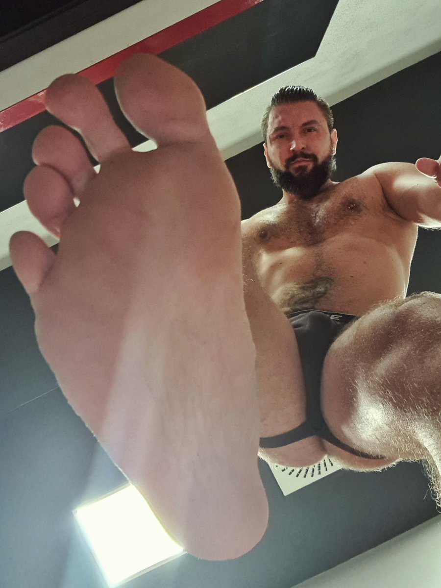 PRGmatt's tweet photo. 😈😈🦶🍑 https://t.co/fGzrg2K0oG