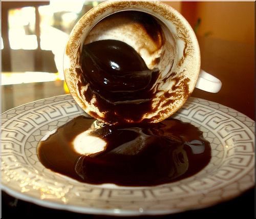 #فعالية قراءة فنجان ☕️❤️
ضع صورة لفنجانك 
وسأخبرك ماذا تحمل لك رموزه 

الشروط : 
فولو &amp; ريتويت 

«الفعاليّة تنتهي بعد يوم»

#قراءة_فنجان #تاروت #حدس