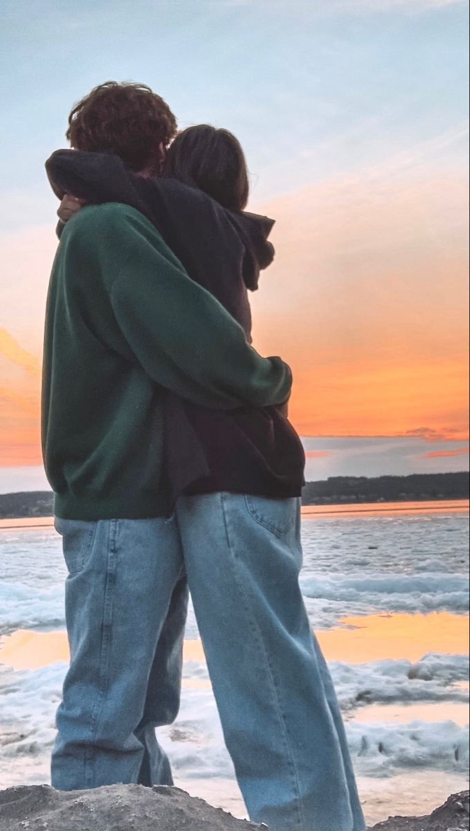 Couple9878's tweet photo. Hug 🫂 https://t.co/UVYmc5LfJv