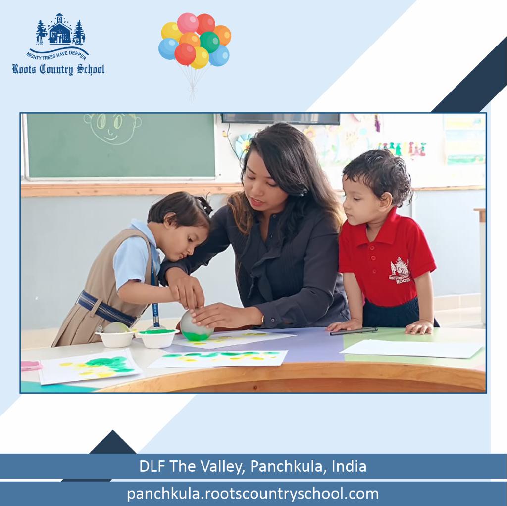 panchkula_roots's tweet image. Let’s Paint with Balloons
#ObjectManipulation #Funlearning #Teachers #ClassroomActivities #Education #Learning #Students #BestSchoolInHaryana #CBSEAffiliated #DayBoarding #ResidentialSchool #Boarding #Hostel #Panchkula #DLFTheValley #Chandigarh #Zirakpur