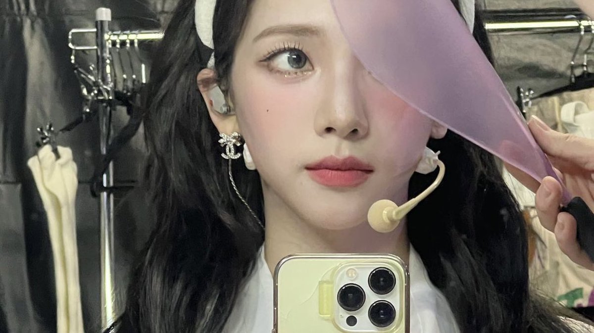 แต่งตัวสวยไปเที่ยวไหนอะ 😤