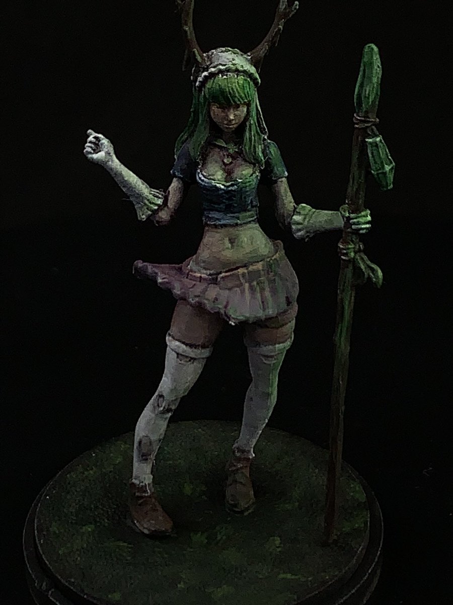 BionicSoup's tweet image. Painted my first Kingdom Death model over the weekend. I’ve had them for a long time, but haven’t felt like my skills were at a level to do them justice. I still think there’s improvement to be made, but I’m quite happy still. #kingdomdeath #miniaturepainting