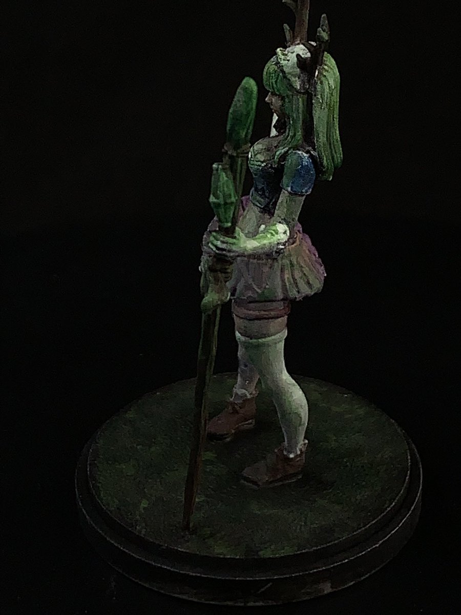 BionicSoup's tweet image. Painted my first Kingdom Death model over the weekend. I’ve had them for a long time, but haven’t felt like my skills were at a level to do them justice. I still think there’s improvement to be made, but I’m quite happy still. #kingdomdeath #miniaturepainting
