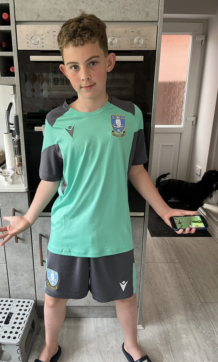 Louise Robson tweet media