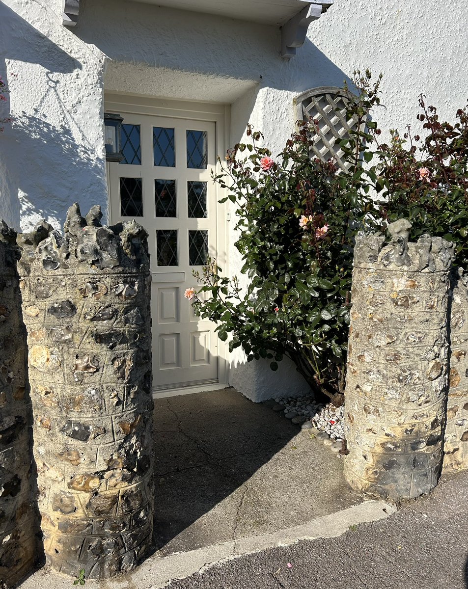 LoveOfGates's tweet photo. Monday’s #missingate from the brilliant Beer in #Devon. Great gateposts shame the gate had been removed #lovegates #gatesinmemoriam https://t.co/gSJRxUuQWN