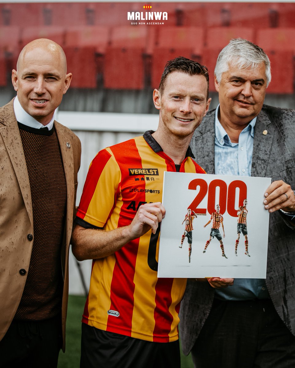 Euforie of teleurstelling, altijd geel en rood.

200 and counting voor Rob 💛❤️

📸 An Rogier
🎨 <a href="/Christiaan_Ver/">Christiaan</a>
😍 <a href="/schoofsrob/">Rob Schoofs</a>

#trotsoponzekleuren #altijdgeelenrood