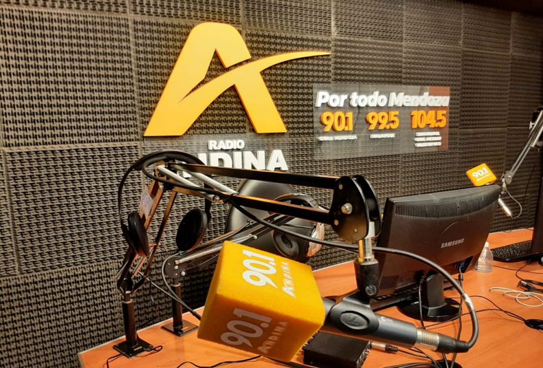 #VistoALas7 ✅️ nuevo día, nuevas informaciones, los títulos que serán tendencia en el día 

🎙 <a href="/mayrajelvez/">Mayra Jelvez</a> te da la bienvenida en la mañana de Andina 

🌥  La temperaturas en la provincia
Gran Mendoza 9°
Malargüe -1
Gral. Alvear 2°
San Rafael 4° 
Valle de Uco 1°