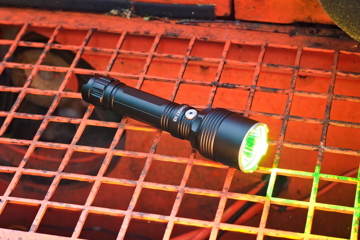 cyanskylight's tweet image. A flashlight designed for hunting with a novel patented built-in filter technology that can output white, red, and green light without requiring users to install additional filters - CYANSKY H3 V2.0.
#ledflashlight #outdoorlight #huntinglight