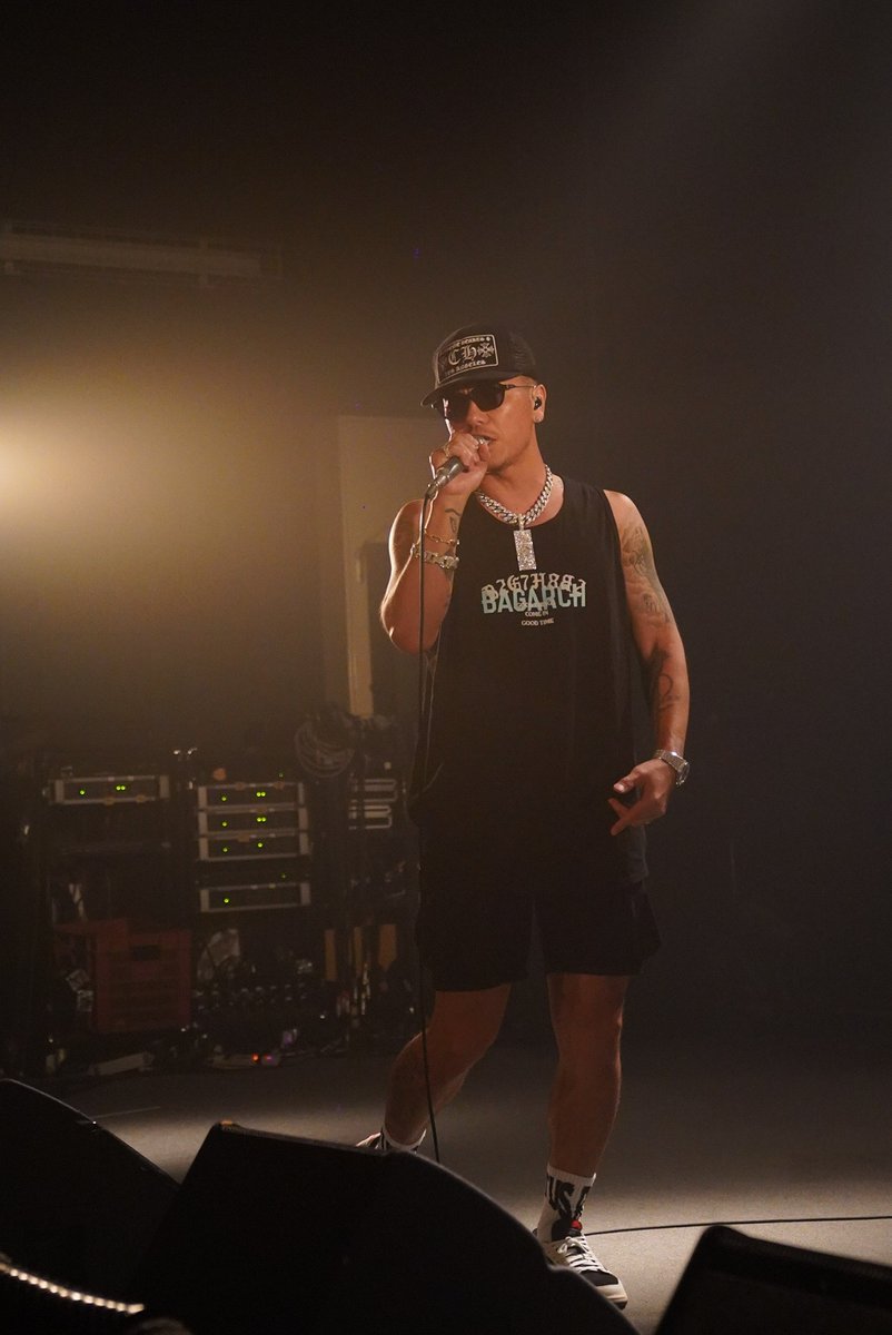 BagarchOfficial's tweet photo. AK-69着用アイテム :

INNER : OVERLAP LOGO TANKTOP 【BLK】
着用サイズ : XLサイズ

PANTS : CARGO INFLATE SHORTS 【BLK】
着用サイズ : Lサイズ

https://t.co/JmVCBt93q1

#bagarch #bghb #ak69 #overlaplogotanktop #cargoinflateshorts #23ss https://t.co/Y51K0fPss8