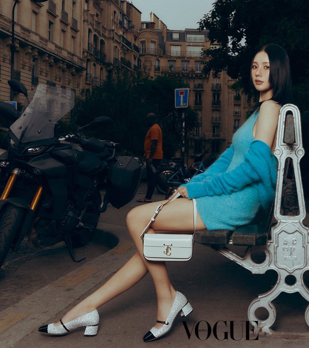 aLea_tese's tweet photo. Miyeon for #JimmyChoo and Minnie for #MiuMiu as ambassadors. Unnie Line slaying. Oh I am so happy and proud of these two. π₯Ήπ₯Ήπππ
#MIYEON #MINNIE #MiMin #97Line #PUPPYSISTERS #Daengdaeng https://t.co/7XDxUO5qSu