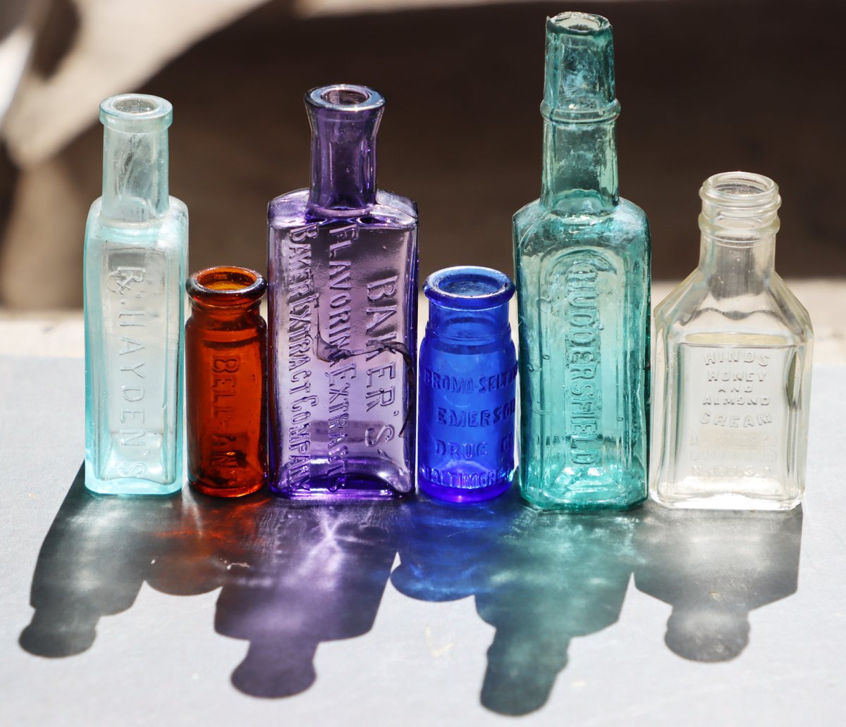 アンティーク　硝子製インク瓶 エンボス入りアンティーク硝子瓶🔵🟤🟣🟢⚪️