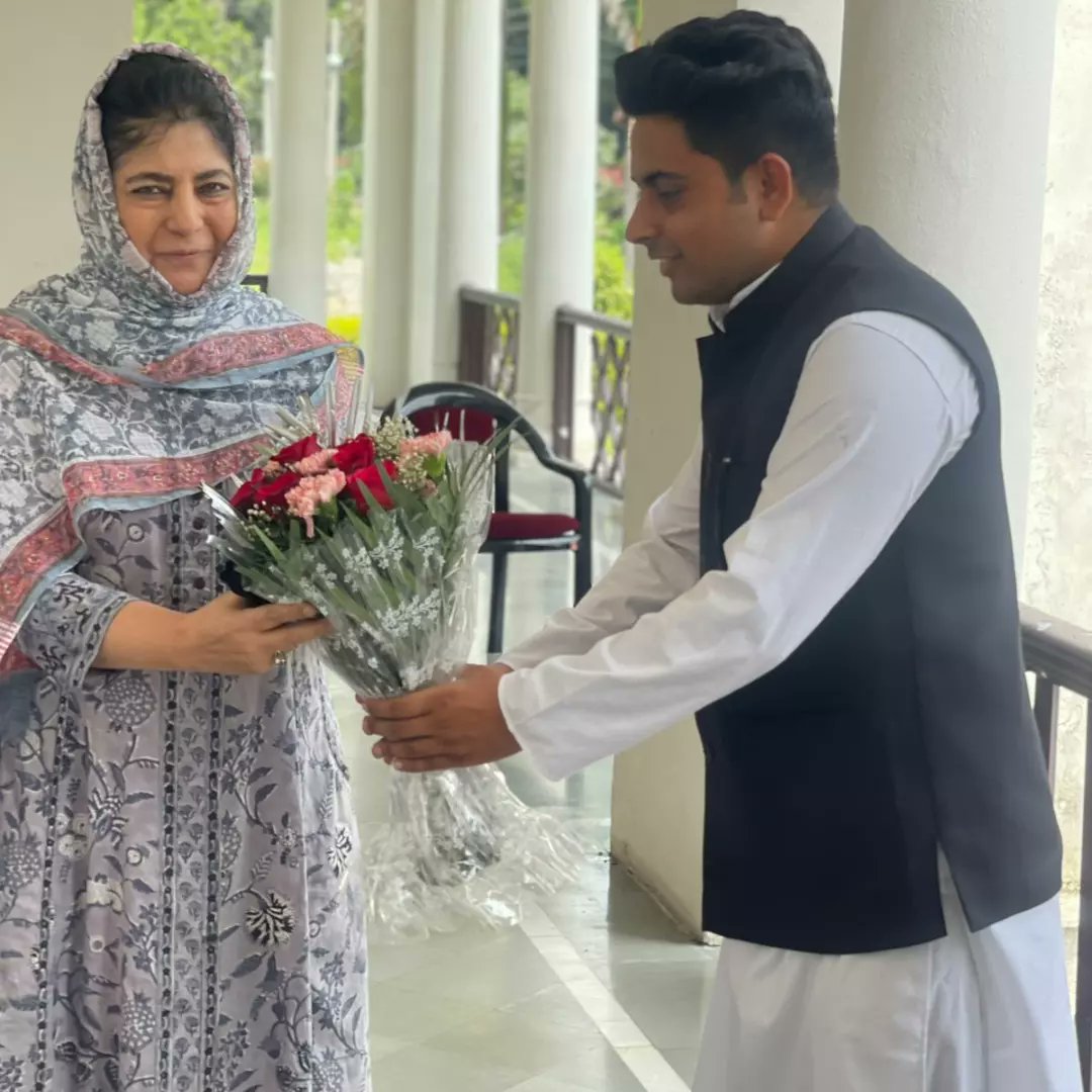 imranch7780's tweet photo. #My #Leader #My #Pride
@YouthJKPDP 
@jkpdp @PdpRajouri @sayedmajidshah1 @parawahid 
@SAAQQIIB @Talib_Hussain_ 
@MehboobaMufti https://t.co/cVIQLaZrBD