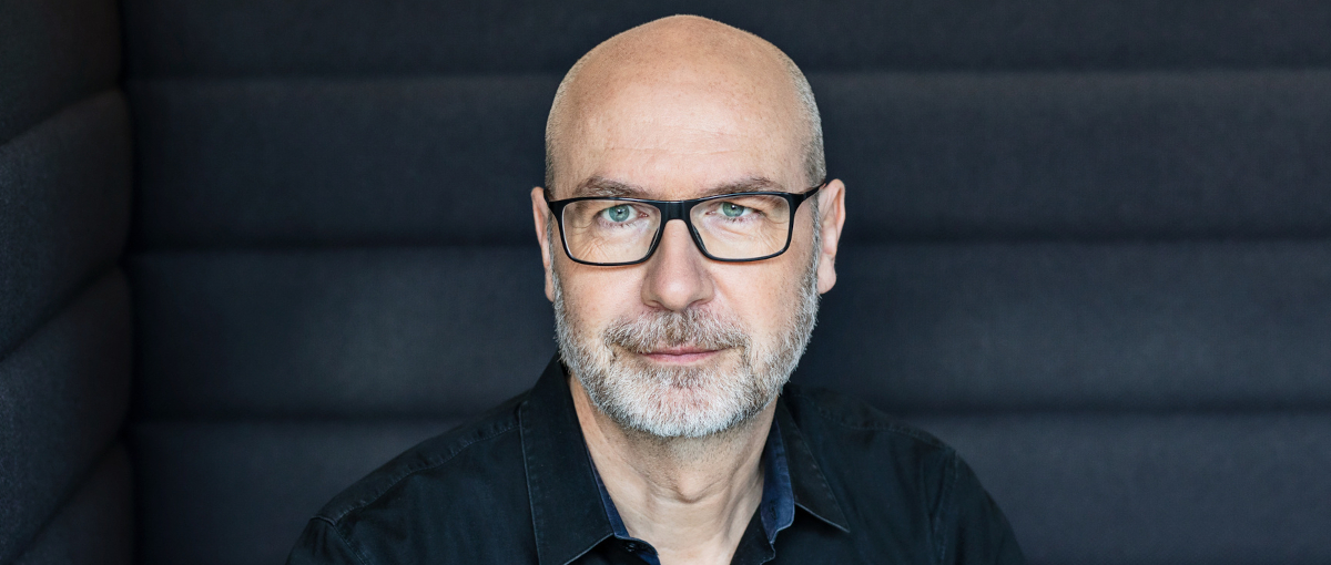 "Die Erfahrungen mit Streamern waren gemischt": Das kleine Fernsehspiel ist so alt wie das ZDF - und ist auch nach 60 Jahren noch Garant für unkonventionelle Produktionen. Redaktionsleiter Burkhard Althoff über junge Talente und nächtliche Sendeplätze. dwdl.de/interviews/941…