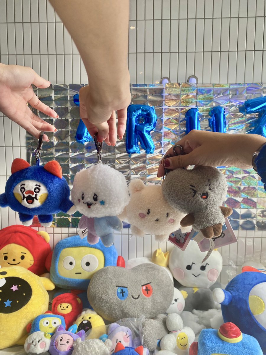 Snf_Snowflake14's tweet photo. เติบโตไปด้วยกัน คนรักเพิ่มขึ้นเรื่อยๆ เลยนะเจ้าพวกเด็ก 🫶🩵💎 #SweetdreamWithTREASURE #TR3ASURE_ANNIV3RSARY_2023 https://t.co/3MLnMjyoD1