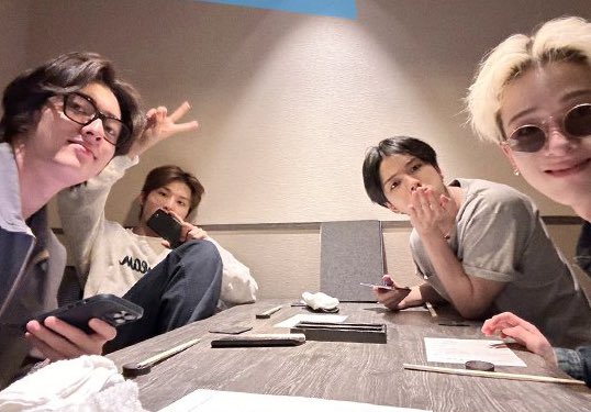 jwoolovs's tweet image. 0104즈🥺